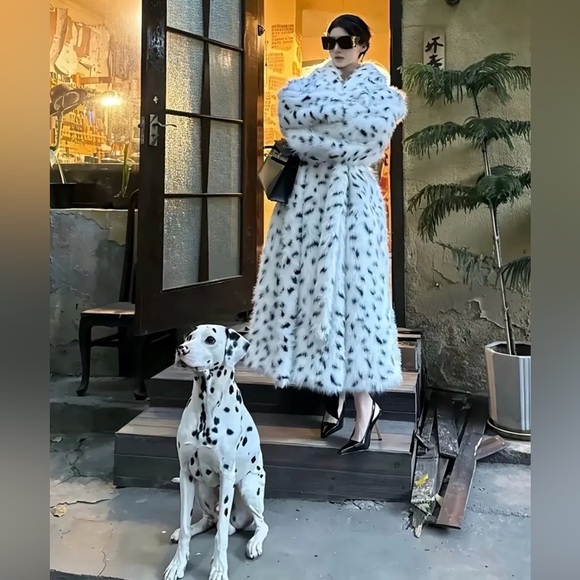 Vegan-Friendly Faux Fox Fur Oversized Coat w/ Dalmation Print - Picture 12 of 14